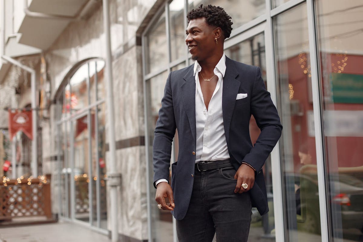 She Decides in 3 Seconds. What Your Clothes Say About You on Hinge, at the Bar, and on Date One. — bespoke and custom tailored suit buying guide by Nathan Tailors, the Hoi An custom tailor